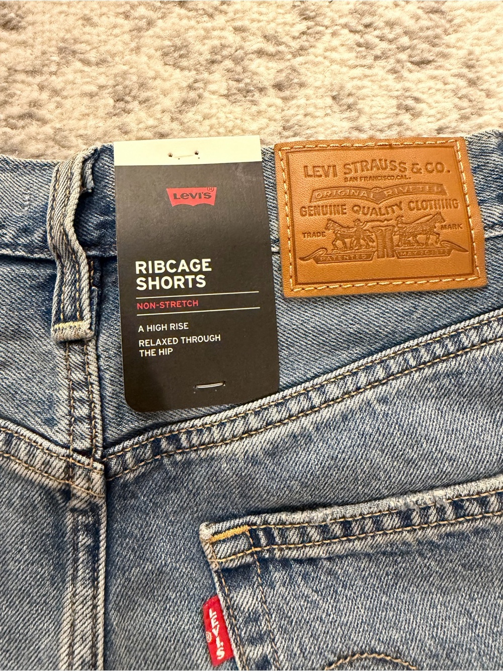 Levi's Light Blue High-Rise Denim Ribcage Shorts - Size 26 - Picture 3 of 5